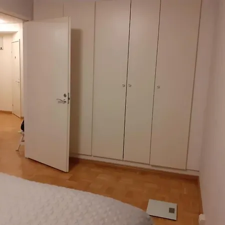 아파트 Spacious Near The Center Of 살로