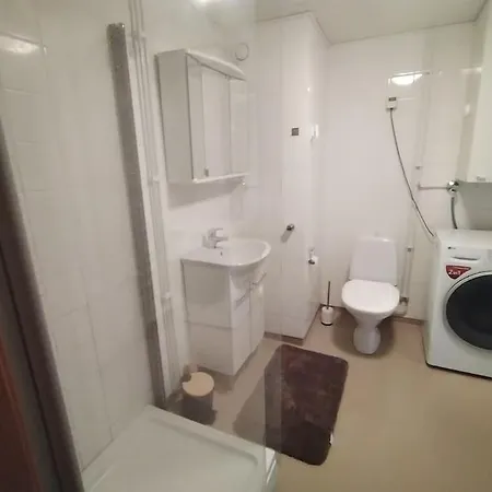 아파트 Spacious Near The Center Of *