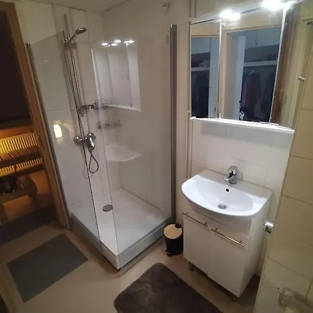 Spacious Near The Center Of 살로