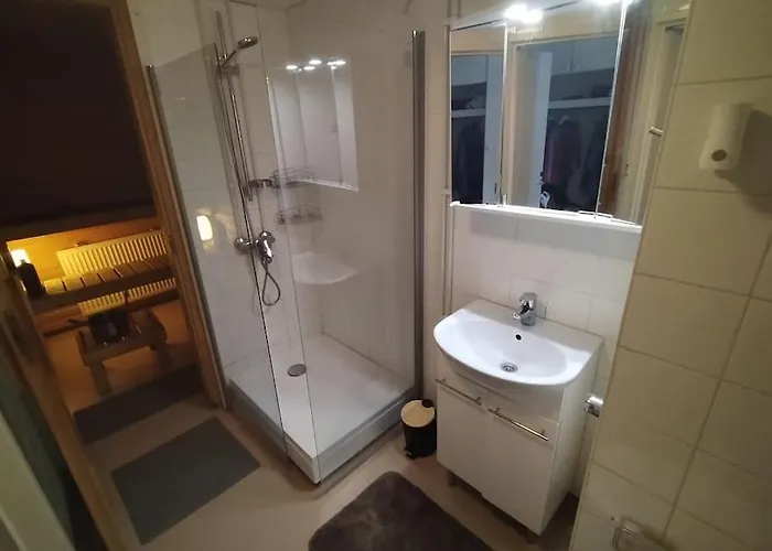 Spacious Near The Center Of サロ