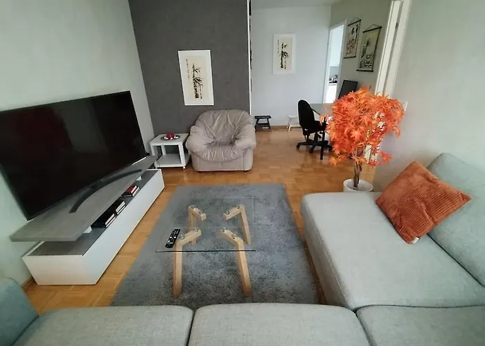 アパート Spacious Near The Center Of